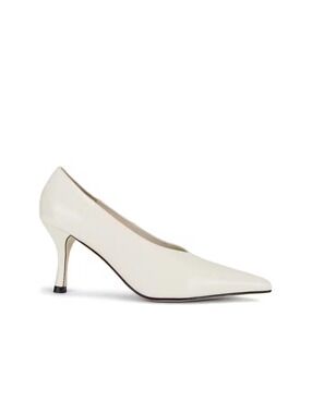 Raye Noa Pump in iovry